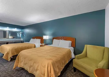 Quality Inn Austintown - Youngstown West hotel thumbnail 6