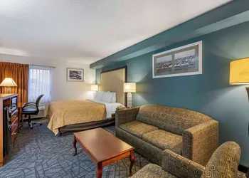 Quality Inn Austintown - Youngstown West hotel thumbnail 8