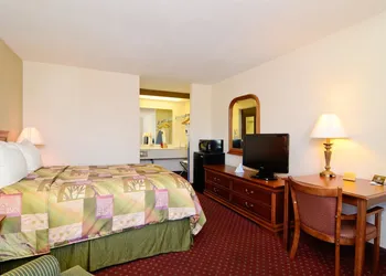 Super 8 by Wyndham McGehee hotel thumbnail 7