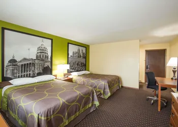 Super 8 by Wyndham Williams hotel thumbnail 4