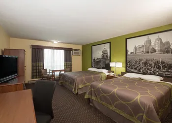Super 8 by Wyndham Williams hotel thumbnail 6