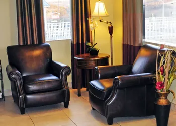Whispering Hills Inn hotel thumbnail 2