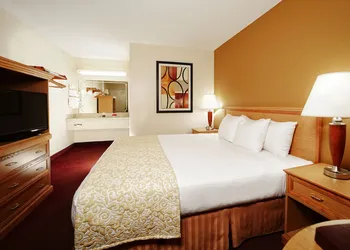 Whispering Hills Inn hotel thumbnail 4