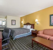 Days Inn & Suites by Wyndham Warner Robins Near Robins AFB hotel detail image 5