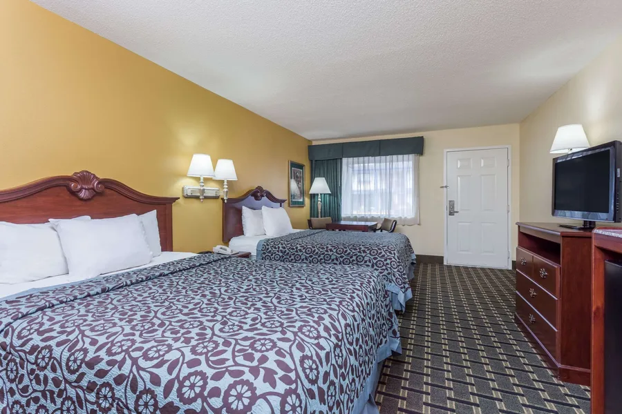 Days Inn & Suites by Wyndham Warner Robins Near Robins AFB hotel detail image 6