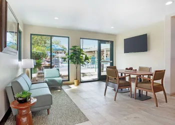 Best Western Plus Black Oak hotel thumbnail 3
