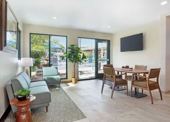Best Western Plus Black Oak hotel thumbnail 3