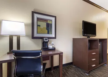 Best Western Plus Classic Inn & Suites hotel thumbnail 6