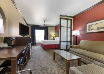 Best Western Plus Classic Inn & Suites hotel thumbnail 7
