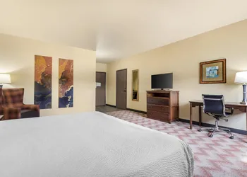 Best Western Plus Cimarron Hotel & Suites hotel thumbnail 7
