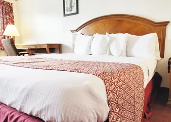 Countryside Inn hotel thumbnail 6