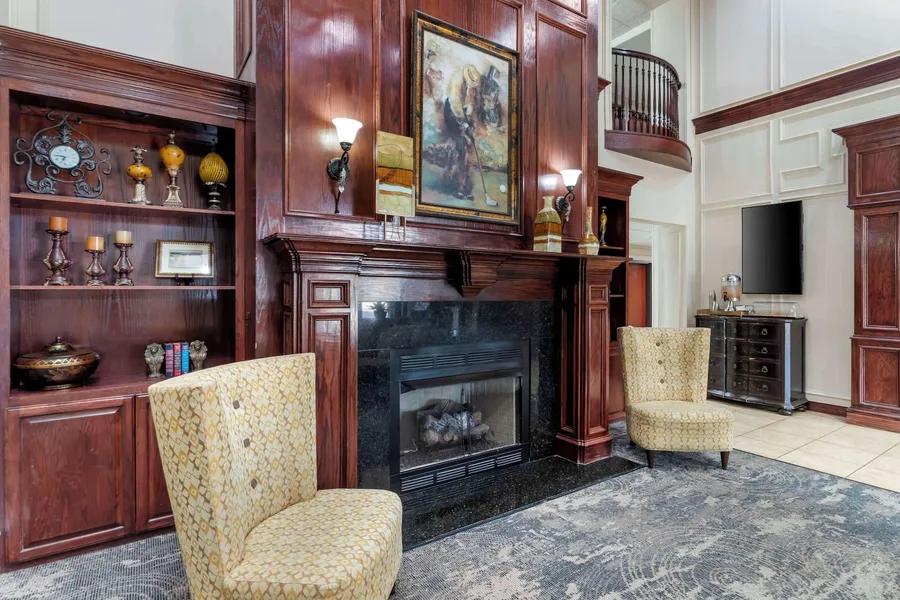 Best Western Plus Crown Colony Inn & Suites hotel detail image 2