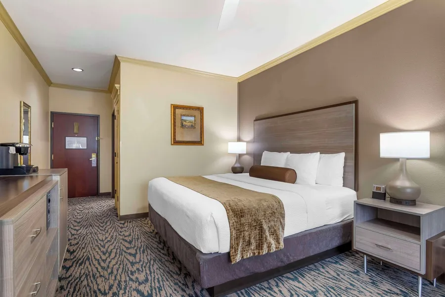 Best Western Plus Crown Colony Inn & Suites hotel detail image 6