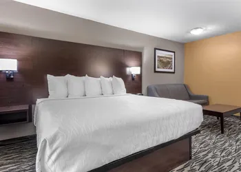 Best Western Plus Denton Inn & Suites hotel thumbnail 8