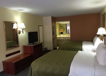 Econo Lodge Inn & Suites Eagle Pass hotel thumbnail 4