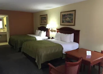 Econo Lodge Inn & Suites Eagle Pass hotel thumbnail 5