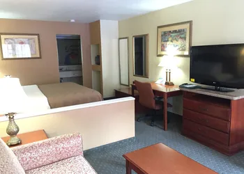 Econo Lodge Inn & Suites Eagle Pass hotel thumbnail 8