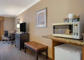 Best Western Plus Fernie Mountain Lodge hotel thumbnail 6