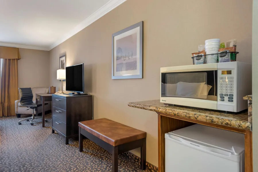 Best Western Plus Fernie Mountain Lodge hotel detail image 6