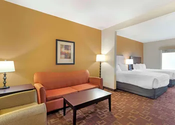 Best Western Plus Goliad Inn & Suites hotel thumbnail 5