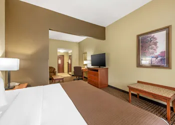 Best Western Plus Grand Island Inn & Suites hotel thumbnail 7