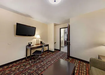 Best Western Greentree Inn & Suites hotel thumbnail 8