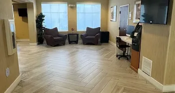 Best Western Plus Hannaford Inn & Suites hotel thumbnail 3