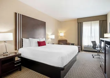 Best Western Plus Howe Inn hotel thumbnail 5