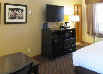 Quality Inn & Suites Detroit Lakes hotel thumbnail 6