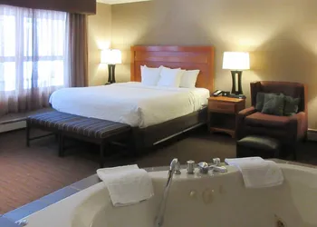 Quality Inn & Suites Detroit Lakes hotel thumbnail 7