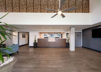 Best Western Inn & Suites Lemoore hotel thumbnail 4