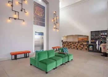 Best Western Plus King's Inn & Suites hotel thumbnail 2