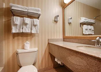 Best Western Plus Landmark Inn hotel thumbnail 4