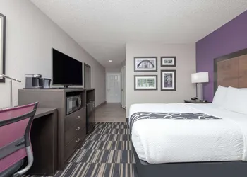 La Quinta Inn by Wyndham El Dorado hotel thumbnail 8