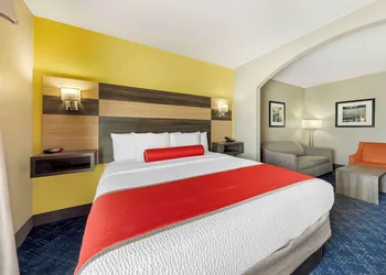 Best Western Plus Midwest City Inn & Suites hotel thumbnail 5