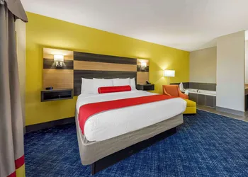 Best Western Plus Midwest City Inn & Suites hotel thumbnail 6