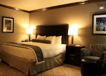Best Western Plus Raton Hotel hotel thumbnail 4