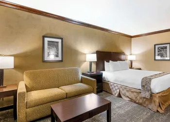 Best Western Plus Raton Hotel hotel thumbnail 6