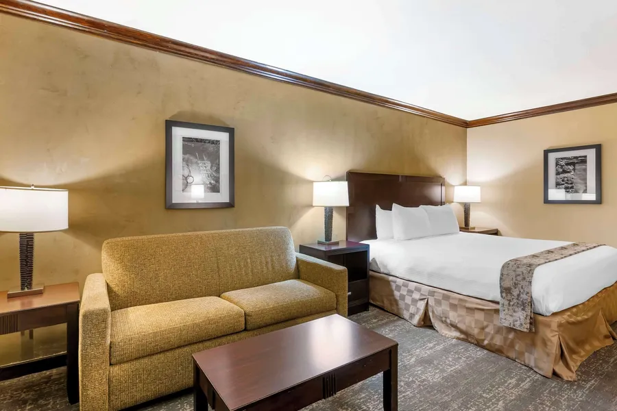 Best Western Plus Raton Hotel hotel detail image 6