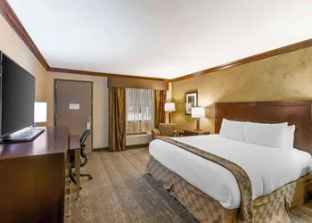 Best Western Plus Raton Hotel hotel thumbnail 7