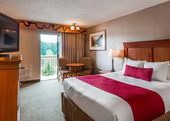 Best Western Plus Rivershore Hotel hotel thumbnail 8