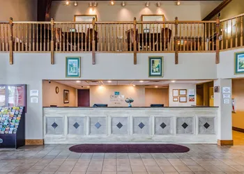 Quality Inn & Suites Carthage near Precious Moments Chapel hotel thumbnail 3