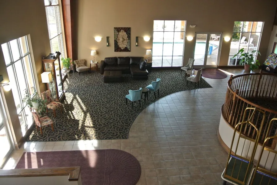 Quality Inn & Suites Carthage near Precious Moments Chapel hotel detail image 6