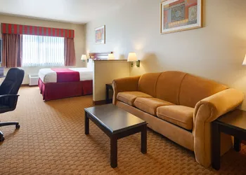 SureStay Plus Hotel by Best Western Quanah hotel thumbnail 6