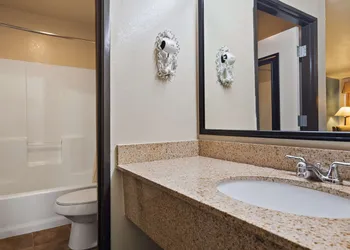Best Western Regency Inn & Suites hotel thumbnail 7