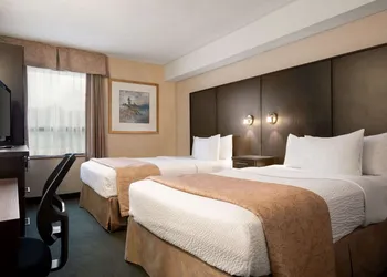 Days Inn & Conference Centre by Wyndham Renfrew hotel thumbnail 5