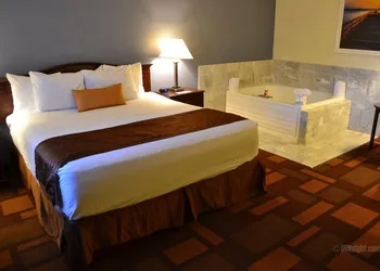 Days Inn & Suites by Wyndham Lodi hotel thumbnail 6