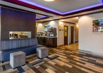 Best Western Plus Barrie hotel thumbnail 2