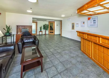 Rodeway Inn hotel thumbnail 3