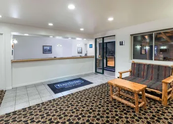 Inn at Lander, Travelodge by Wyndham hotel thumbnail 4